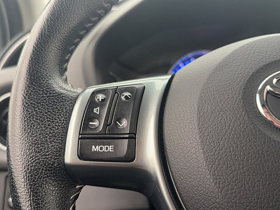 Toyota Yaris 14 of 30