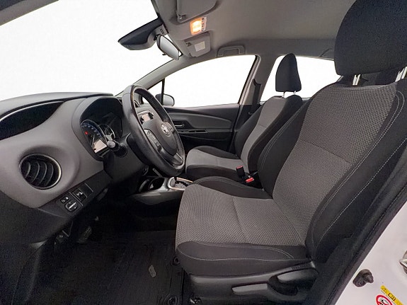 Toyota Yaris 24 of 30