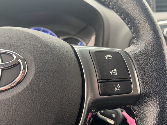 Toyota Yaris 16 of 30