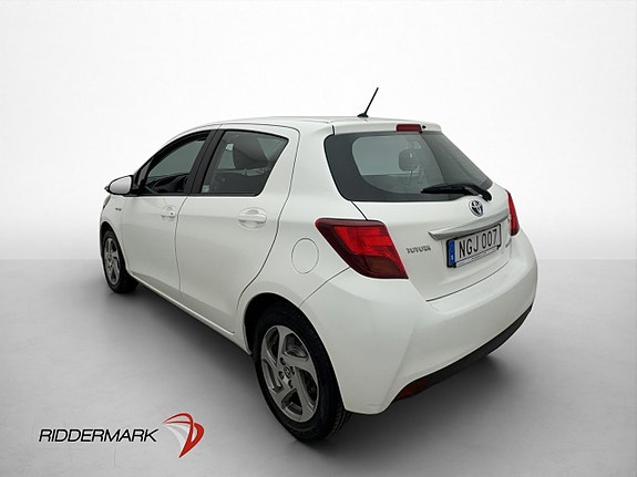 Toyota Yaris 6 of 30