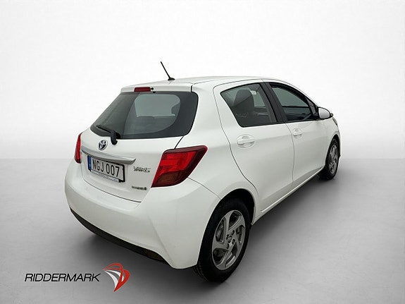 Toyota Yaris 8 of 30