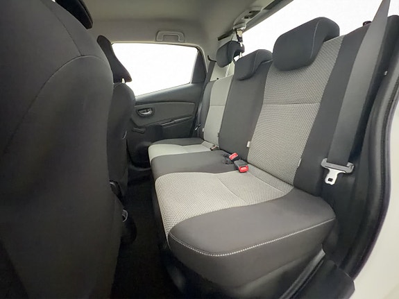 Toyota Yaris 27 of 30