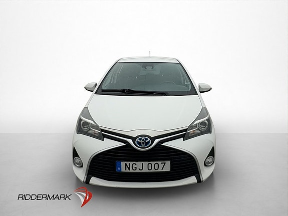 Toyota Yaris 2 of 30
