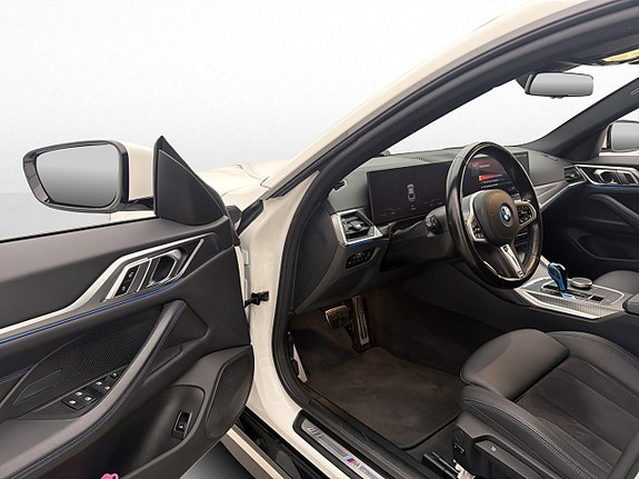 BMW i4 11 of 30