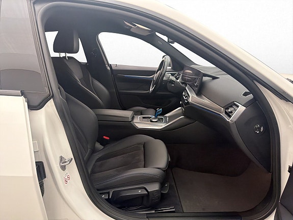 BMW i4 26 of 30