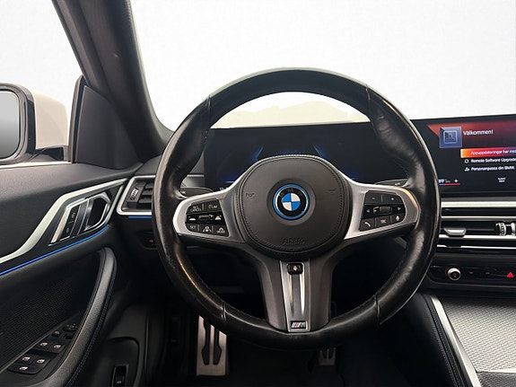 BMW i4 14 of 30