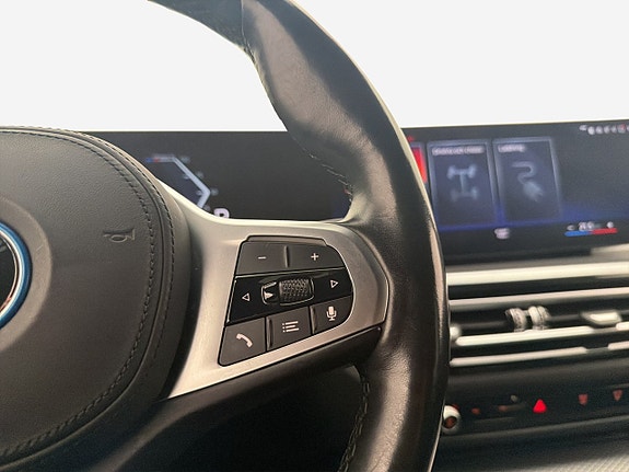BMW i4 16 of 30