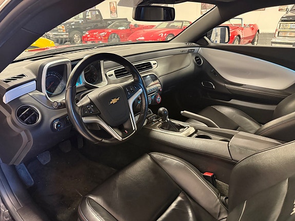 Chevrolet Camaro 24 of 30