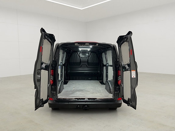 Ford Transit Custom 13 of 30