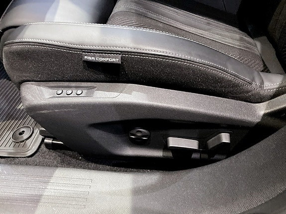 Peugeot 308 6 of 17
