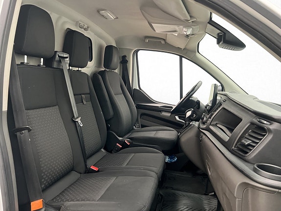 Ford Transit Custom 25 of 30