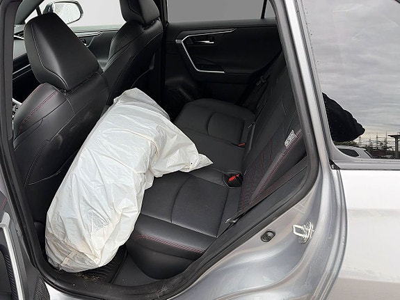 Toyota RAV4 8 of 11
