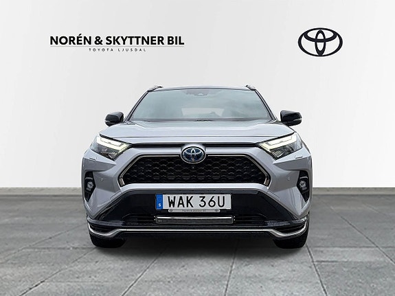 Toyota RAV4 6 of 11