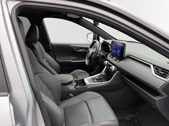 Toyota RAV4 7 of 11