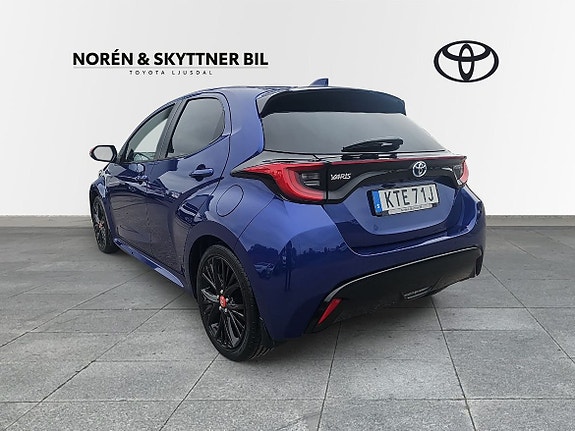 Toyota Yaris 2 of 10