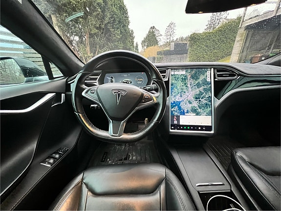 Tesla Model S 5 of 14