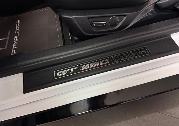 Ford Mustang 17 of 22