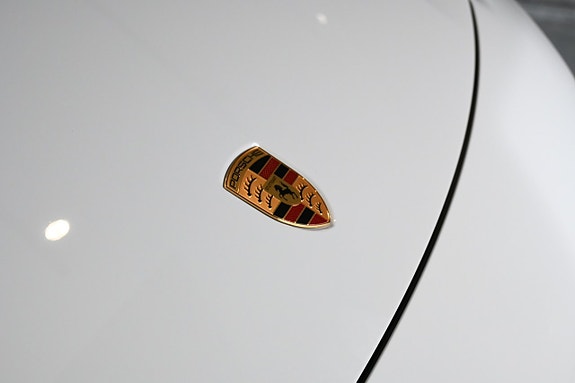 Porsche Macan 4 10 of 26