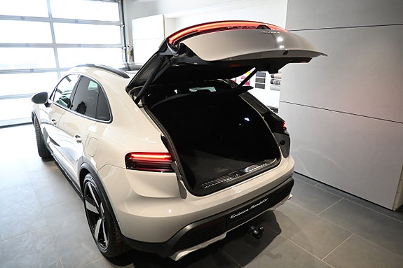 Porsche Macan 4 6 of 26