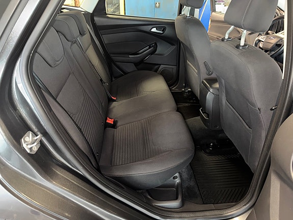 Ford Focus 13 of 20