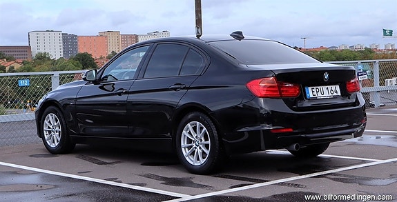 BMW 318 3 of 18