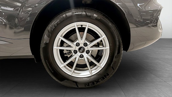 Audi Q3 6 of 14