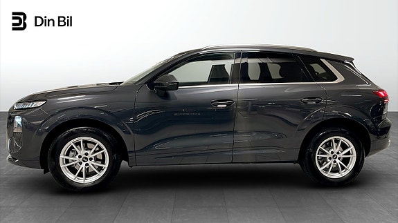 Audi Q3 2 of 14