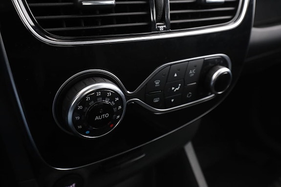 Renault Clio 25 of 30