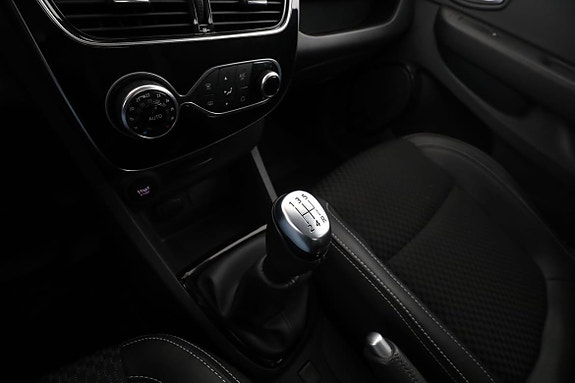 Renault Clio 23 of 30