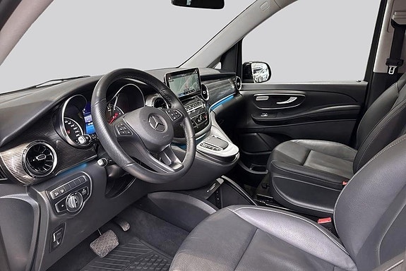 Mercedes-Benz V250 8 of 15
