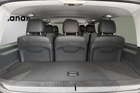 Mercedes-Benz V250 14 of 15