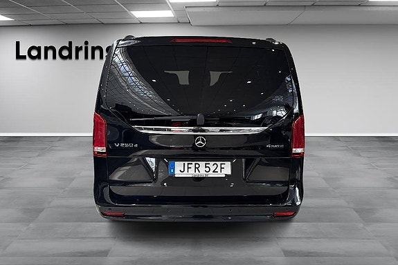 Mercedes-Benz V250 5 of 15