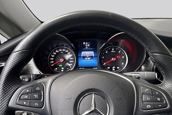 Mercedes-Benz V250 10 of 15