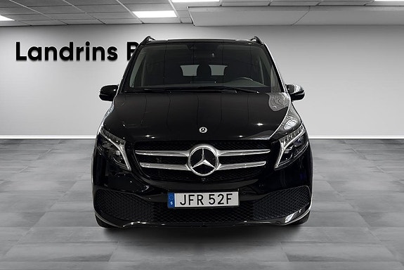 Mercedes-Benz V250 2 of 15