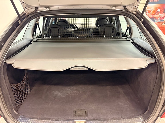 Mercedes-Benz C32 18 of 30
