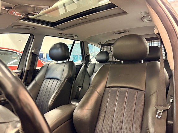 Mercedes-Benz C32 20 of 30