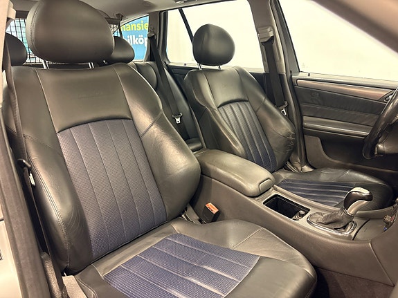 Mercedes-Benz C32 25 of 30