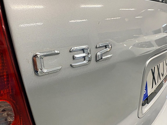 Mercedes-Benz C32 12 of 30
