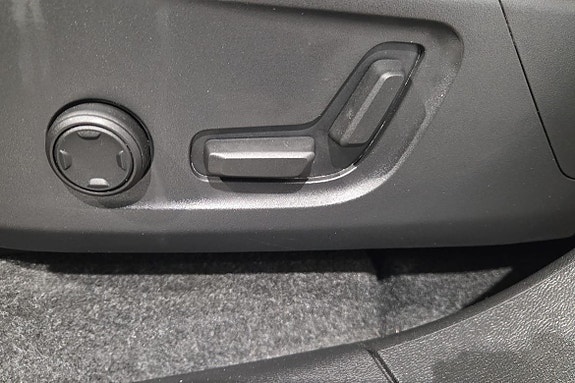Volvo C40 16 of 23