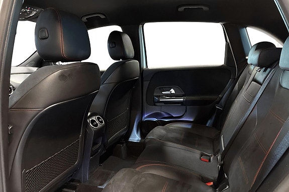 Mercedes-Benz B200 d 15 of 23