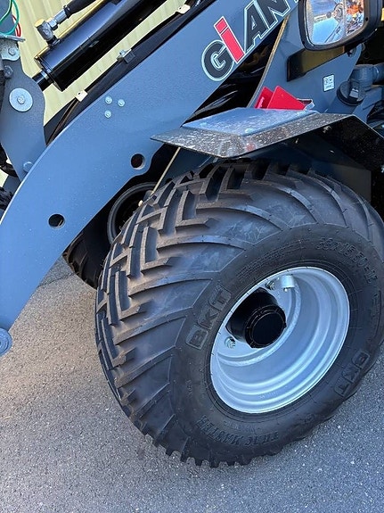 GiANT G3500 X-tra 2 of 21