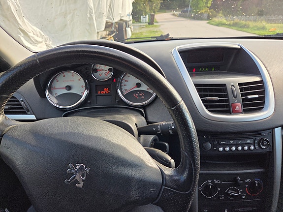 Peugeot 207 SW 5 of 7