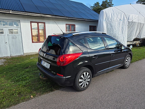 Peugeot 207 SW 2 of 7