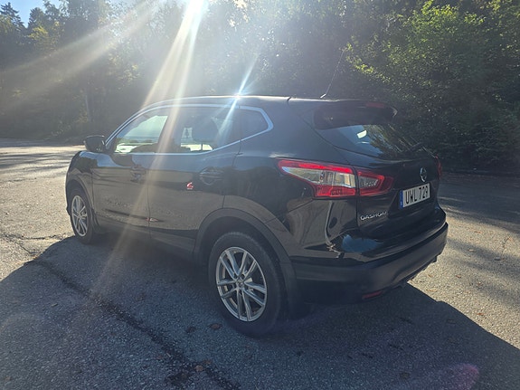 Nissan Qashqai 2 of 2