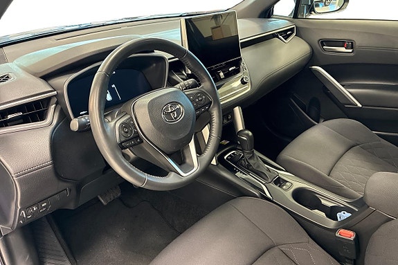 Toyota Corolla Cross 12 of 18