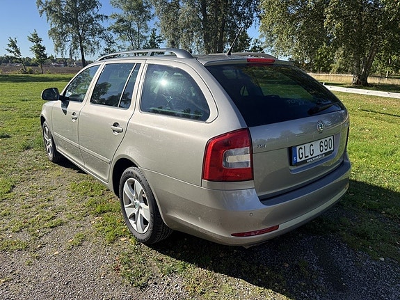 Skoda Octavia 3 of 6