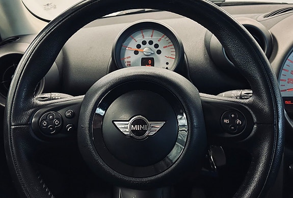 MINI Countryman Cooper D 11 of 12