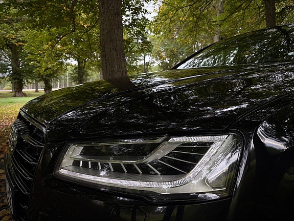 Audi A8 4 of 20