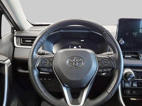Toyota RAV4 10 of 11