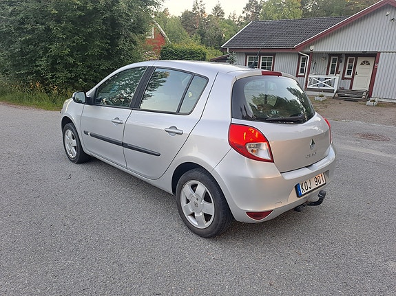 Renault Clio 3 of 6